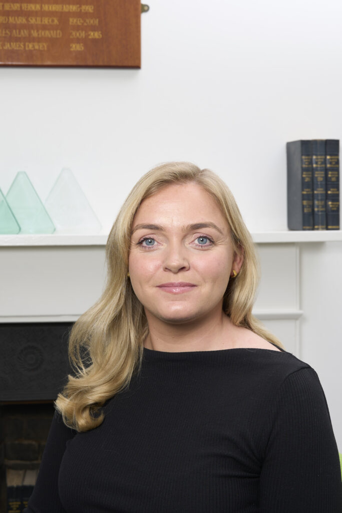 Hallett&Co_Headshots_AbigailH